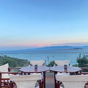 https://hotel-filoxenia-ouranoupoli.hotelschalkidiki.net