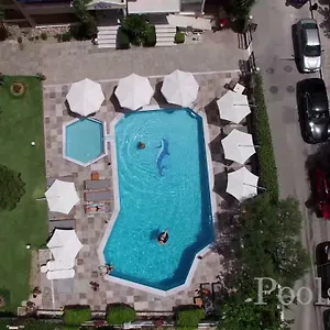 https://evridiki-hotel.hotelschalkidiki.net